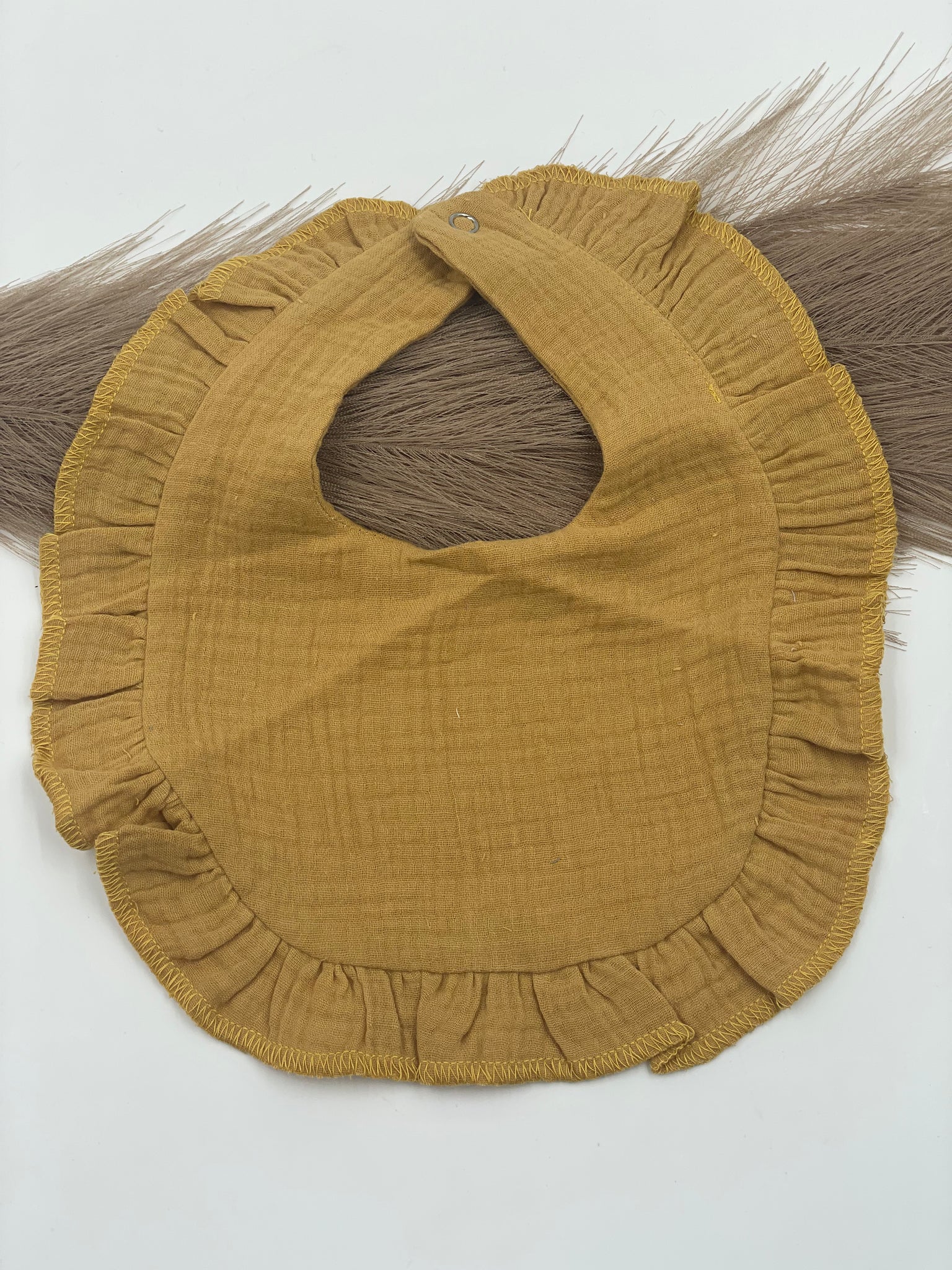 Lätzchen mit Rüschen