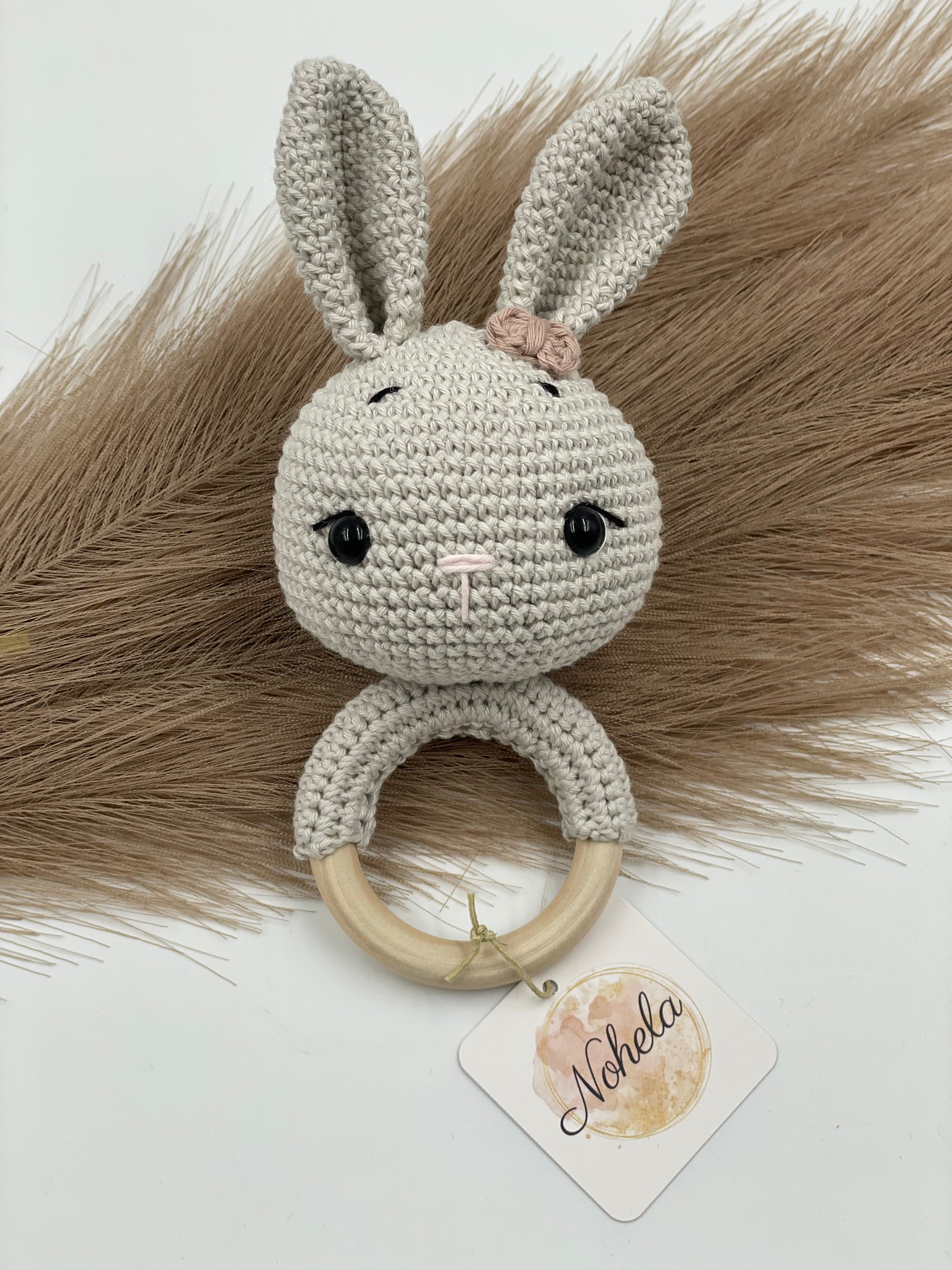 gehäkelte Tier-Rassel "Hase Mädchen"