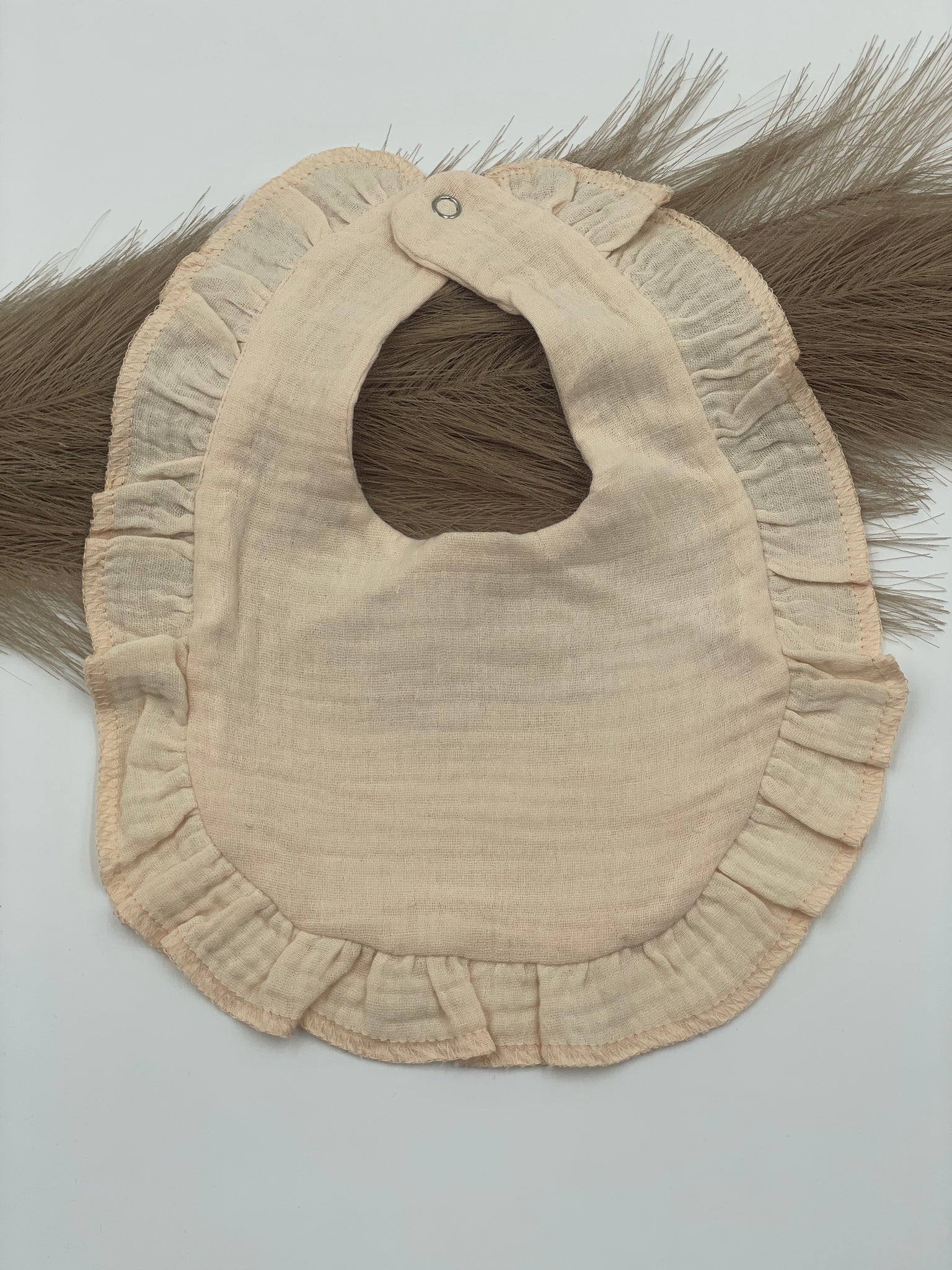 Lätzchen mit Rüschen