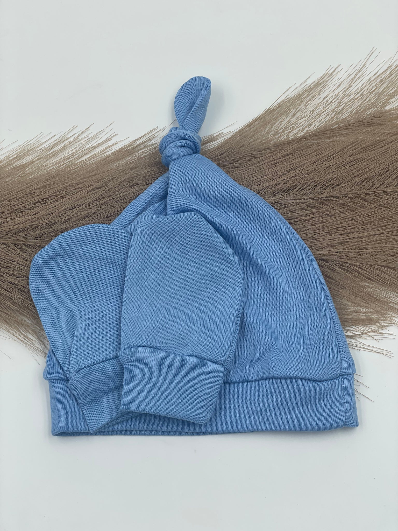 Babymütze mit Handschuhen