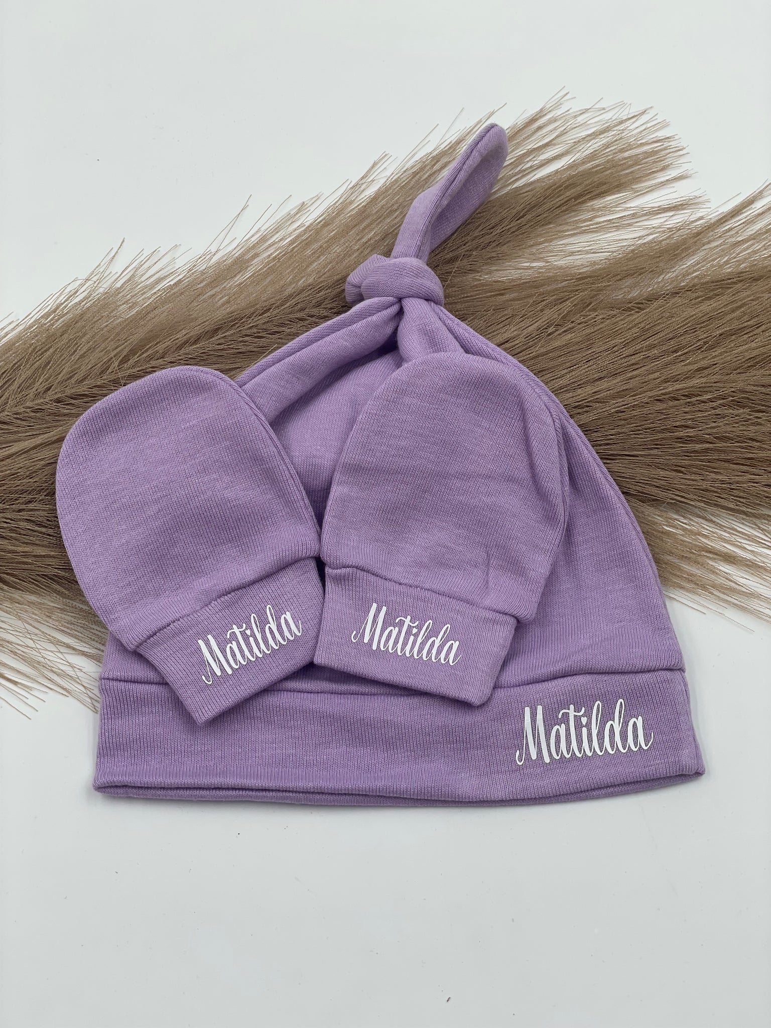 Babymütze mit Handschuhen