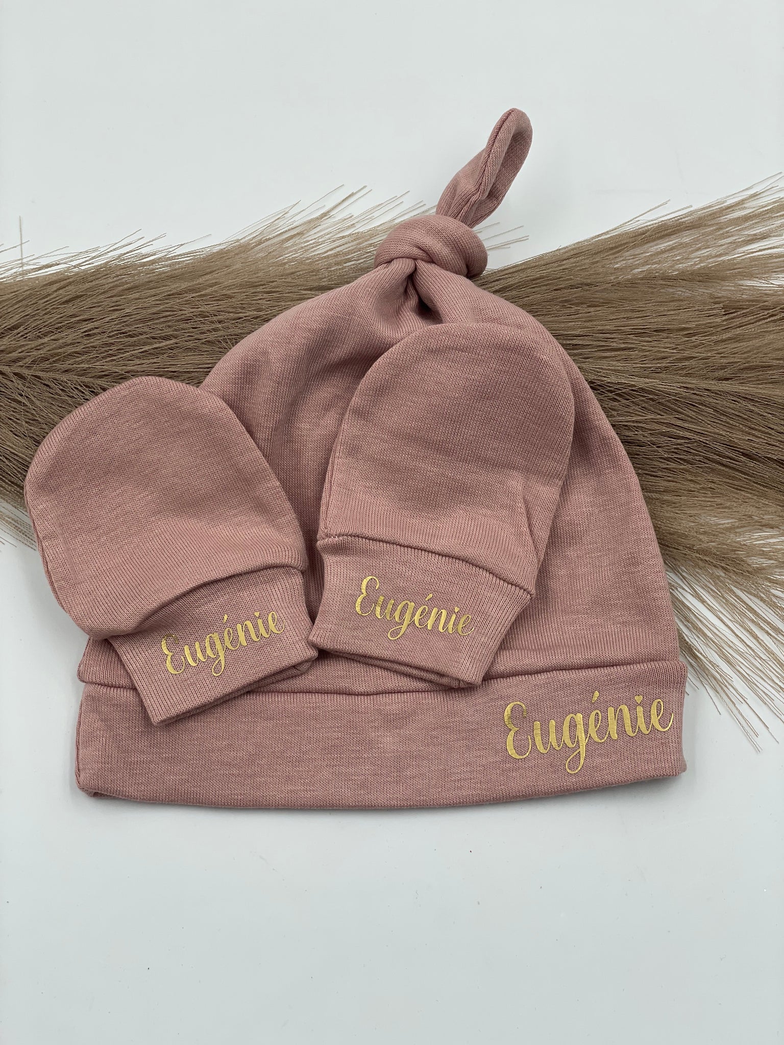 Babymütze mit Handschuhen