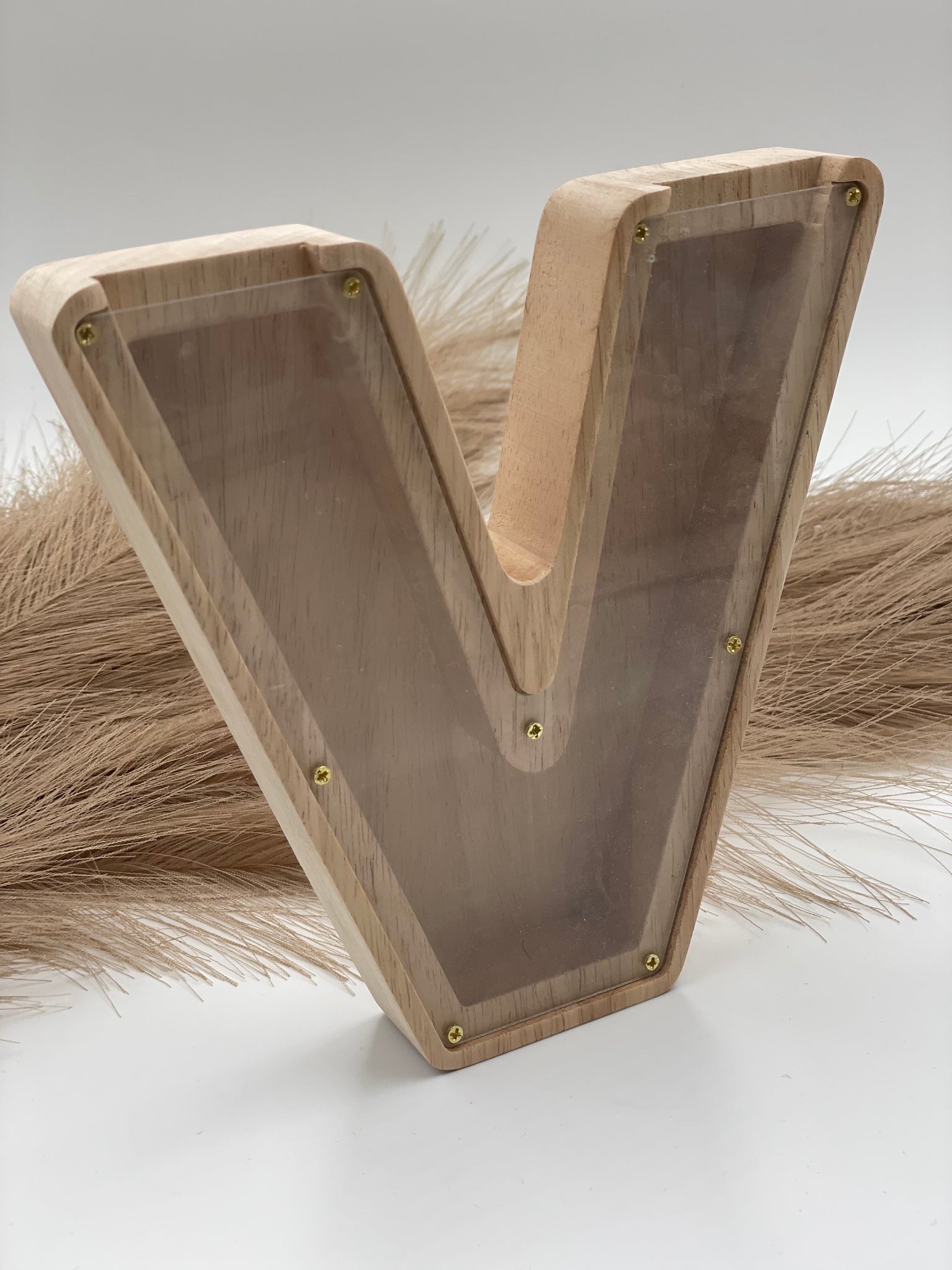 Spardose Buchstabe V